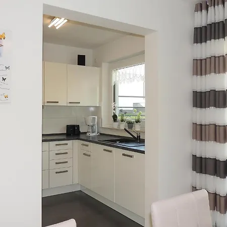 アパート Front *