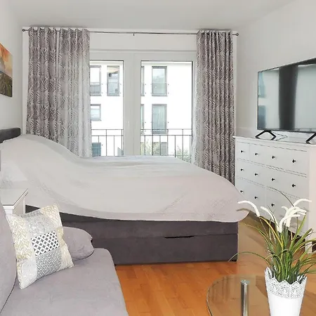 Front アパート Altenhof